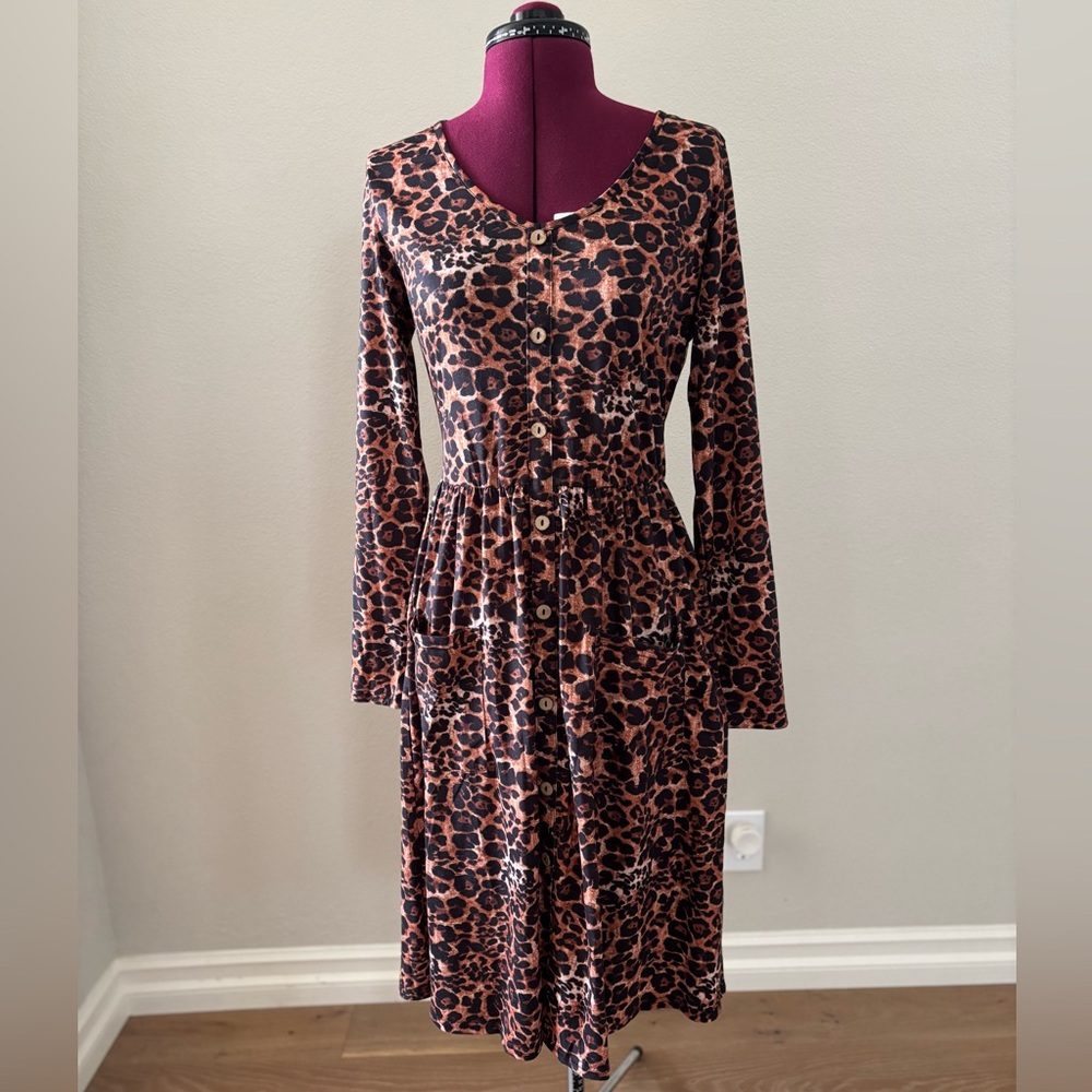 NWOT Leopard Print Dress Long Sleeve V-Neck Boho Midi Cotton-Blend Size M
